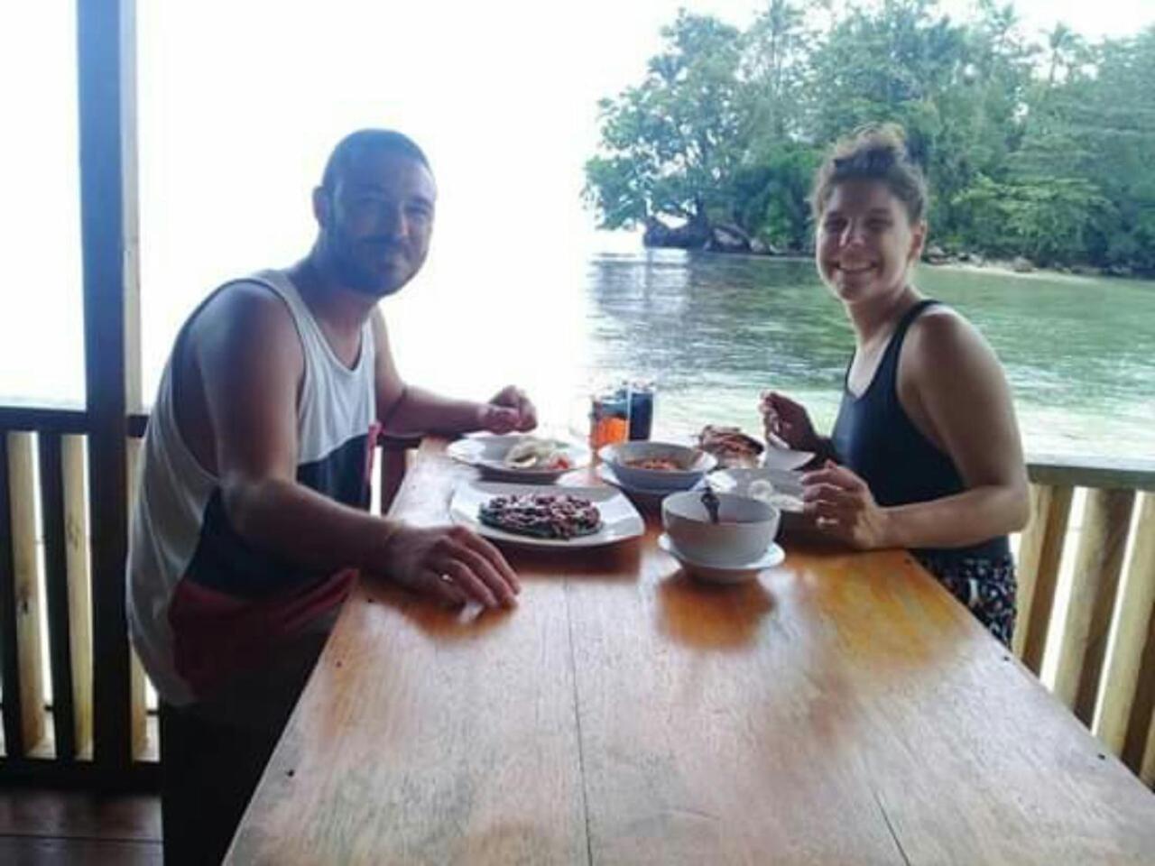 Nusa Nalan Beach Resort Rumah Olat Exteriör bild