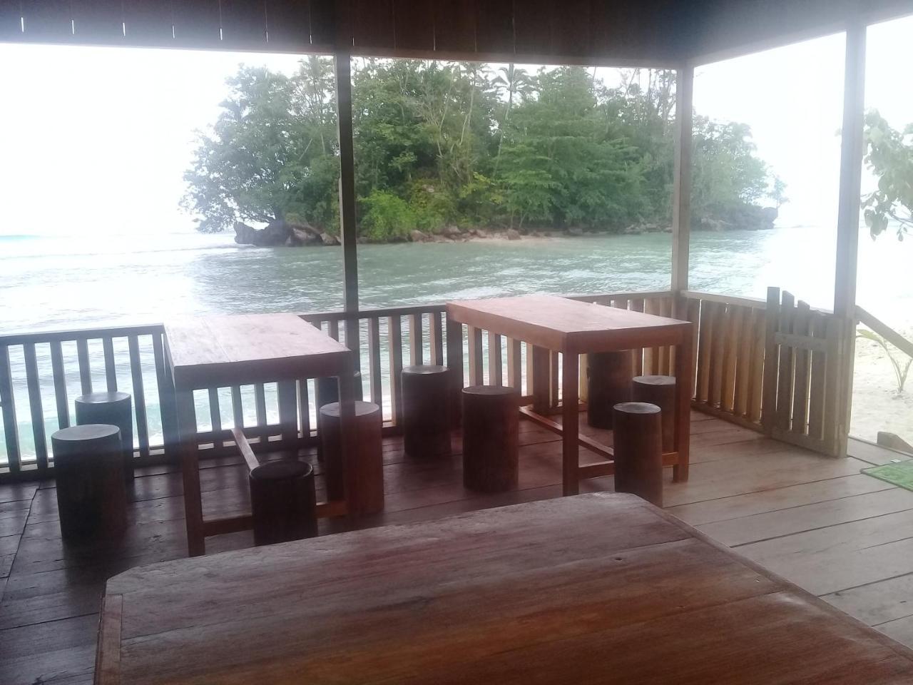 Nusa Nalan Beach Resort Rumah Olat Exteriör bild