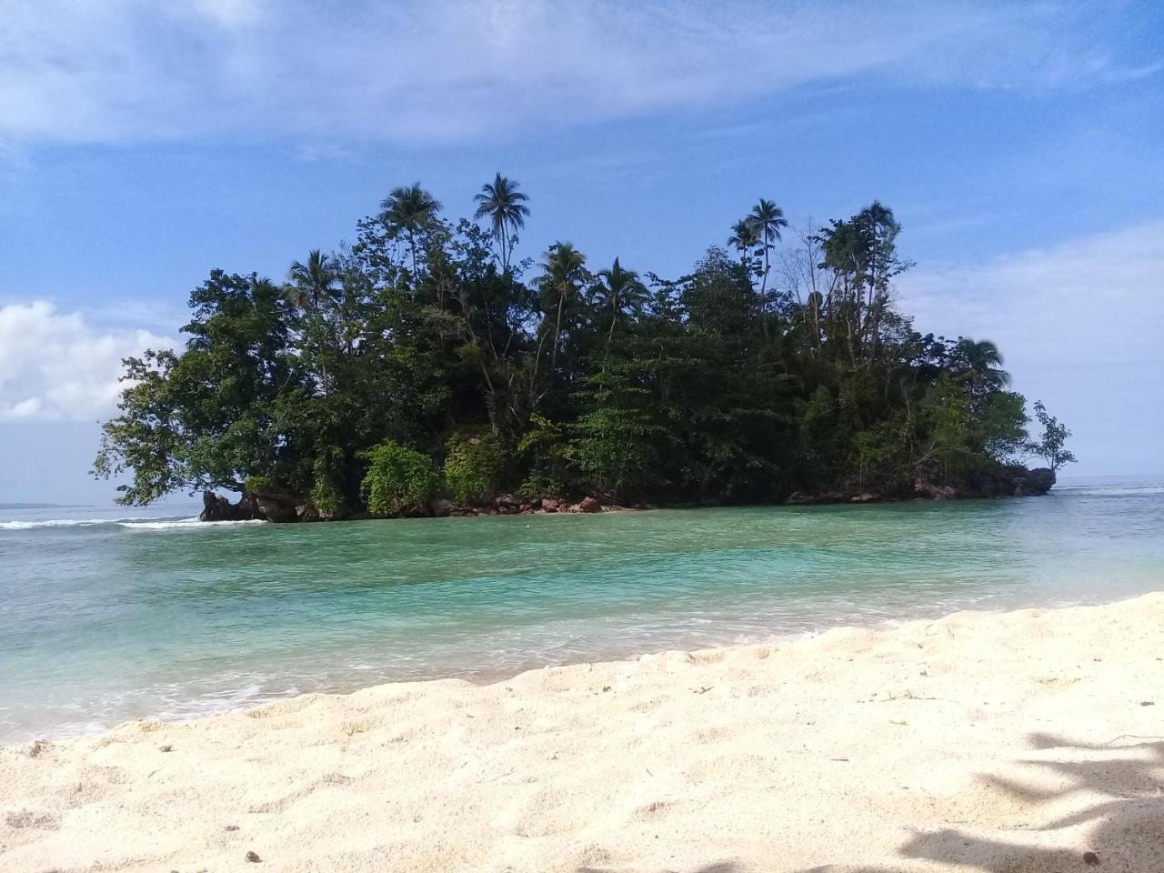 Nusa Nalan Beach Resort Rumah Olat Exteriör bild