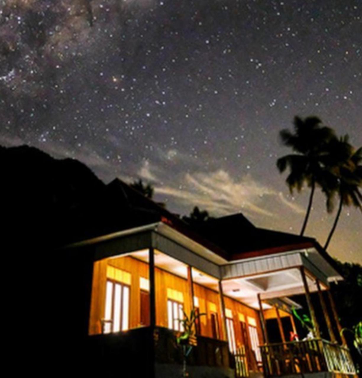Nusa Nalan Beach Resort Rumah Olat Exteriör bild
