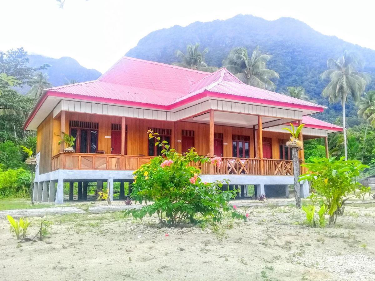 Nusa Nalan Beach Resort Rumah Olat Exteriör bild